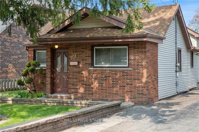 101 Teal Ave, House detached with 2 bedrooms, 1 bathrooms and 6 parking in Hamilton ON | Image 3
