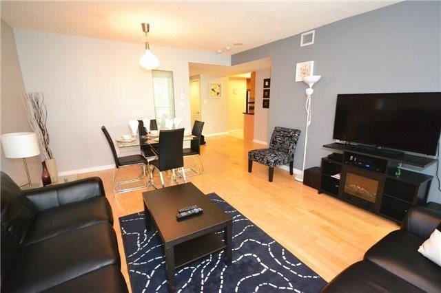1004 - 263 Wellington St W, Condo with 1 bedrooms, 1 bathrooms and 1 parking in Toronto ON | Image 4