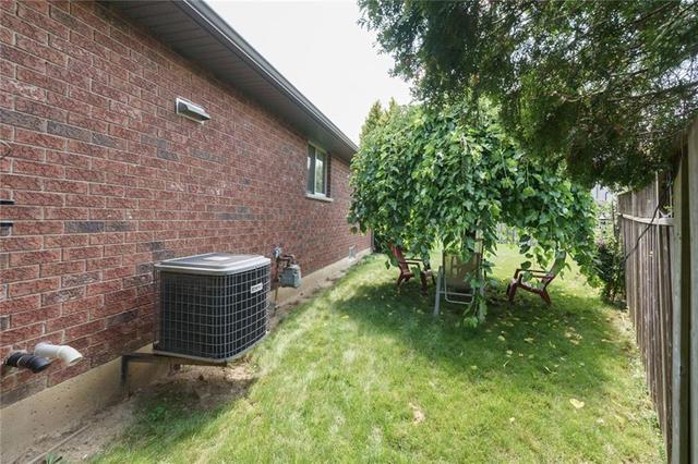 587 Cherrygrove Crescent, House detached with 3 bedrooms, 2 bathrooms and 6 parking in Hamilton ON | Image 31