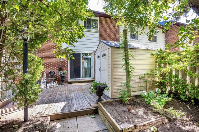 2088 Lakeshore Rd W, Townhouse with 3 bedrooms, 2 bathrooms and 1 parking in Oakville ON | Image 26