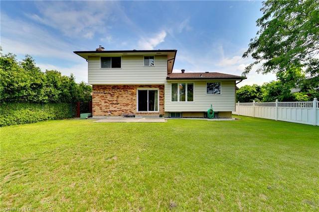277 Twin Lakes Drive, House detached with 4 bedrooms, 1 bathrooms and 4 parking in Sarnia ON | Image 42