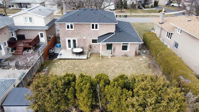 17 Whitefriars Dr, House detached with 3 bedrooms, 4 bathrooms and 3 parking in Toronto ON | Image 31