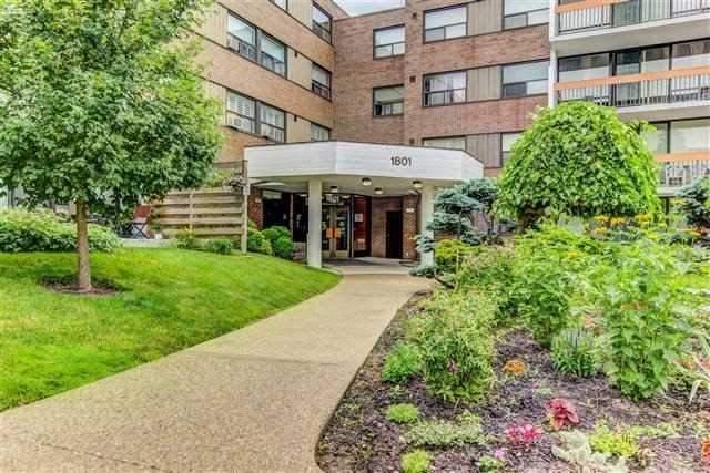 201 - 1801 O'connor Dr, Condo with 4 bedrooms, 2 bathrooms and 1 parking in Toronto ON | Image 1