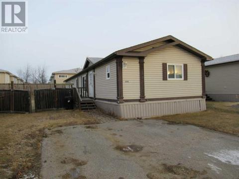 8846 90 Avenue, House other with 3 bedrooms, 2 bathrooms and 2 parking in Grande Prairie AB | Card Image