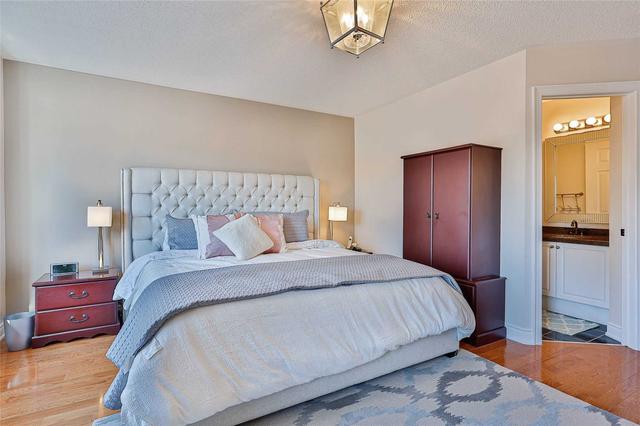 43 Castle Park Blvd, House attached with 3 bedrooms, 3 bathrooms and 2 parking in Vaughan ON | Image 21