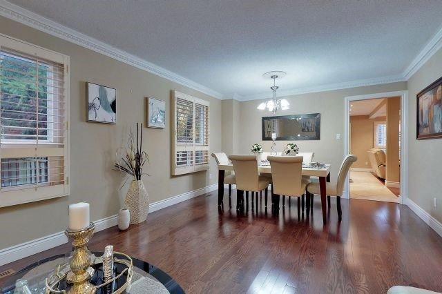 10 Norhill Crt, House detached with 4 bedrooms, 4 bathrooms and 2 parking in Richmond Hill ON | Image 3
