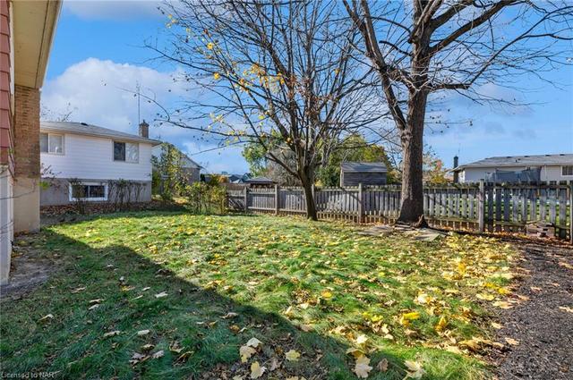 11 October Drive, House detached with 4 bedrooms, 2 bathrooms and 3 parking in St. Catharines ON | Image 26