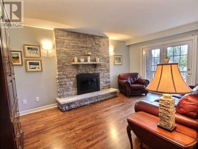 90 Hill Cres, House detached with 4 bedrooms, 4 bathrooms and 6 parking in Toronto ON | Image 10