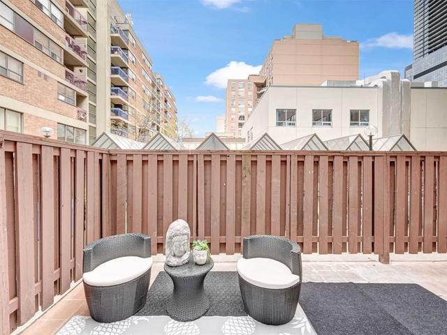 th03 - 89 Mccaul St, Townhouse with 4 bedrooms, 3 bathrooms and 0 parking in Toronto ON | Image 32