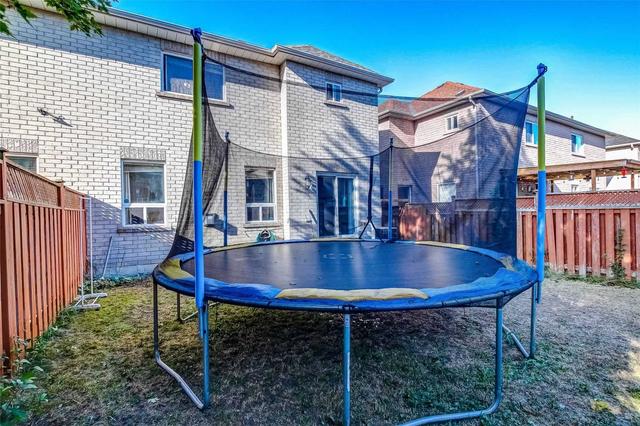 5447 Longford Dr, House semidetached with 4 bedrooms, 4 bathrooms and 3 parking in Mississauga ON | Image 33