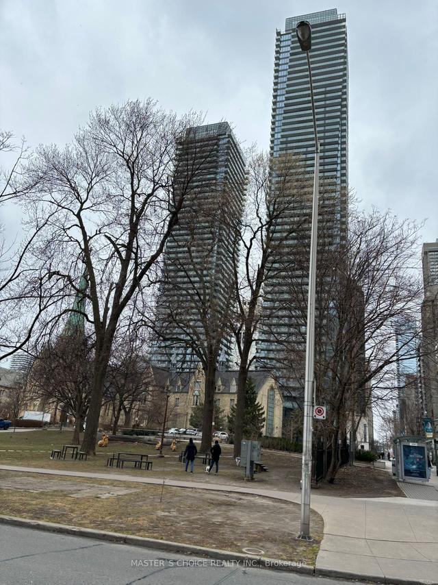 411 - bay 1080 St, Condo with 1 bedrooms, 1 bathrooms and 0 parking in Toronto ON | Image 1