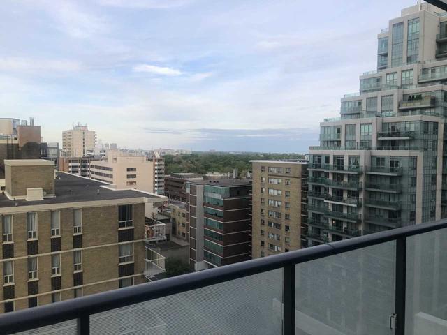 1006 - 185 Roehampton Ave, Condo with 1 bedrooms, 1 bathrooms and 0 parking in Toronto ON | Image 5