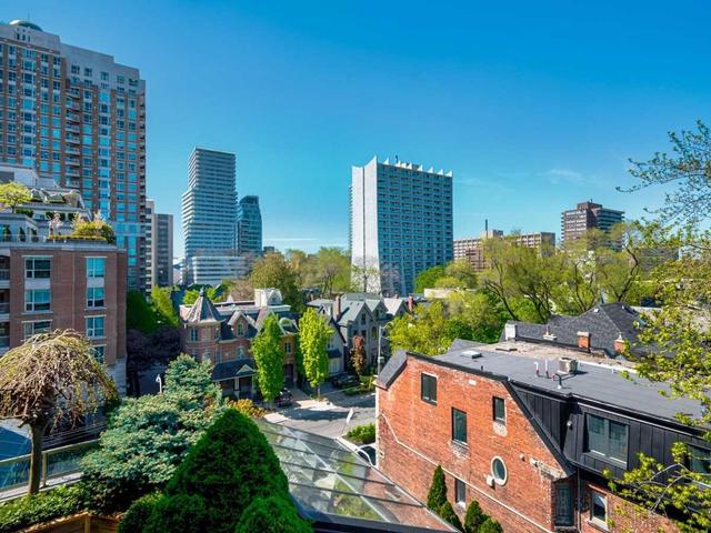 606 - 4 Lowther Ave, Condo with 2 bedrooms, 3 bathrooms and 1 parking in Toronto ON | Image 26