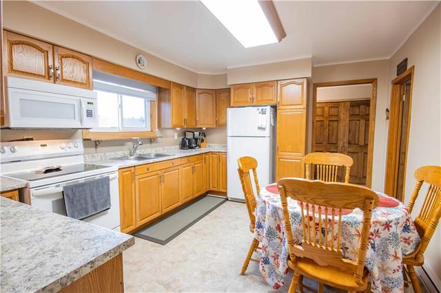 45 Lake Street, House detached with 3 bedrooms, 1 bathrooms and 6 parking in South Algonquin ON | Image 7