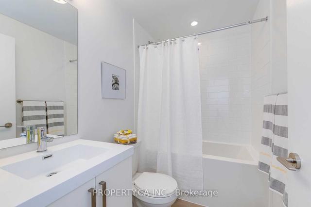 76 Lanark Ave, Townhouse with 2 bedrooms, 4 bathrooms and 1 parking in Toronto ON | Image 7