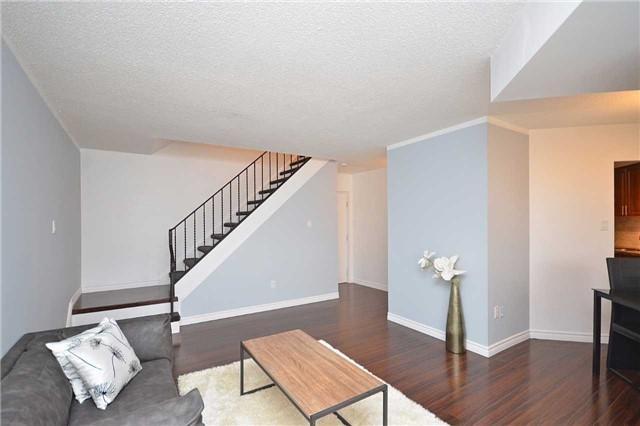 196 - 2001 Bonnymede Dr, Townhouse with 2 bedrooms, 1 bathrooms and 1 parking in Mississauga ON | Image 4