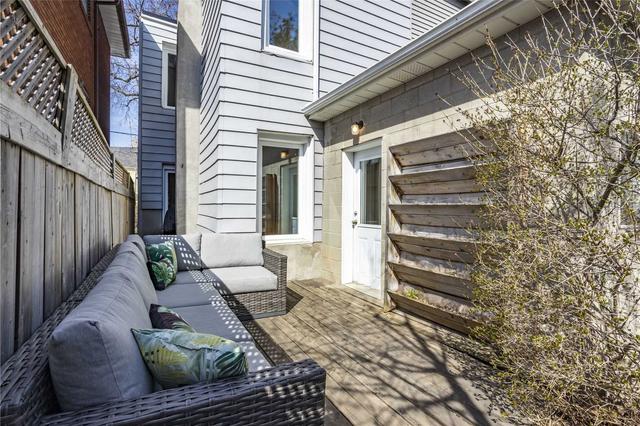 535 Quebec Ave, House semidetached with 3 bedrooms, 2 bathrooms and 1 parking in Toronto ON | Image 14