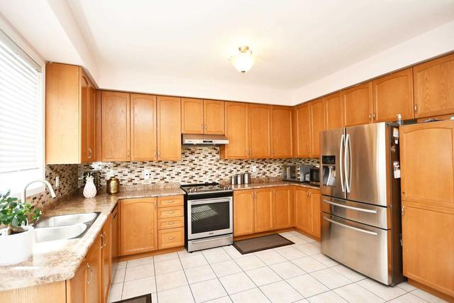 60 Ungava Bay Rd, House detached with 4 bedrooms, 4 bathrooms and 6 parking in Brampton ON | Image 6
