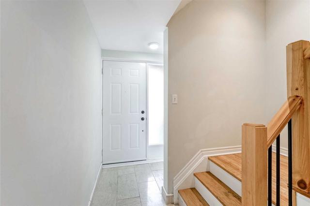 21 - 90 Castlebury Cres, Townhouse with 3 bedrooms, 2 bathrooms and 2 parking in Toronto ON | Image 23
