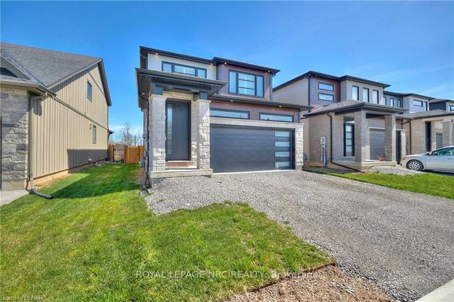 72 Mackenzie King Ave, House detached with 3 bedrooms, 3 bathrooms and 4 parking in St. Catharines ON | Image 12