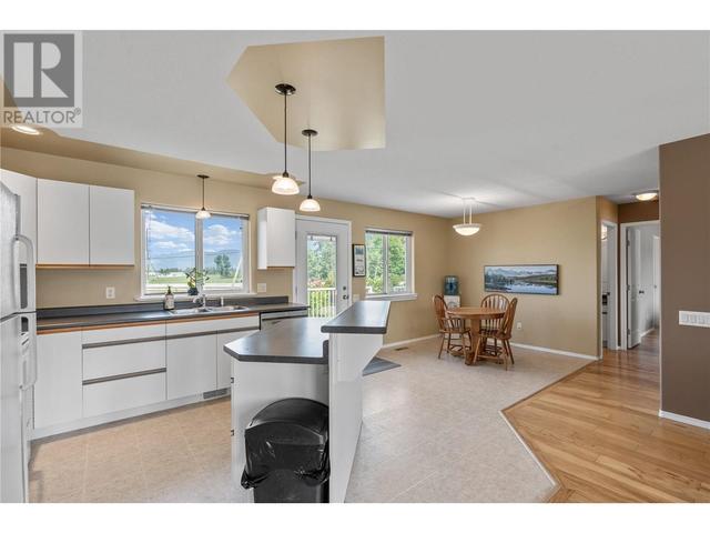 2112 Hunter Avenue, House detached with 3 bedrooms, 3 bathrooms and 6 parking in Armstrong BC | Image 13