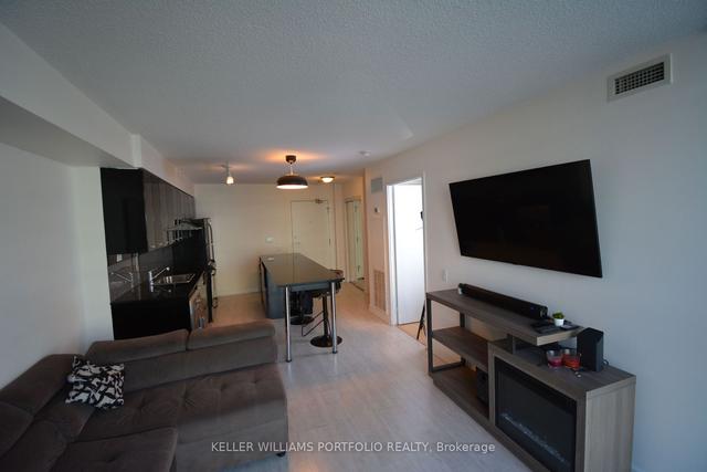 1015 - 19 Singer Crt, Condo with 1 bedrooms, 1 bathrooms and 0 parking in Toronto ON | Image 12