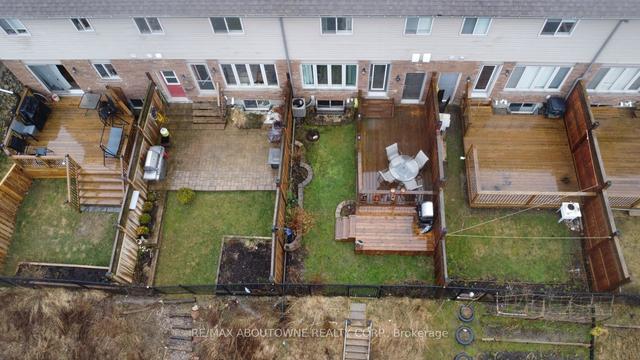 72 Mussen St, House attached with 3 bedrooms, 3 bathrooms and 3 parking in Guelph ON | Image 25