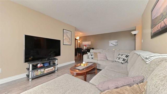 407 - 5 Lisa St, Condo with 2 bedrooms, 2 bathrooms and 1 parking in Brampton ON | Image 2