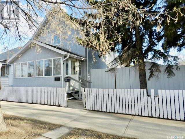 233 Lillooet Street W, House detached with 3 bedrooms, 1 bathrooms and null parking in Moose Jaw SK | Image 2