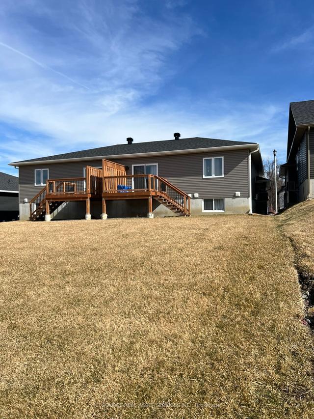 2384 Watson Cres, House semidetached with 2 bedrooms, 2 bathrooms and 4 parking in Cornwall ON | Image 11
