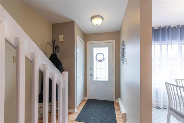 2114 Tollgate Road W, Townhouse with 2 bedrooms, 1 bathrooms and 3 parking in Cornwall ON | Image 3