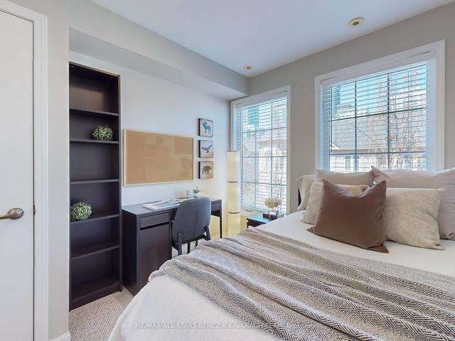 1207 - 5 Everson Dr, Townhouse with 2 bedrooms, 2 bathrooms and 1 parking in Toronto ON | Image 3