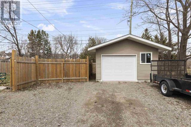 946 Wellington St E, House detached with 2 bedrooms, 1 bathrooms and null parking in Sault Ste. Marie ON | Image 30