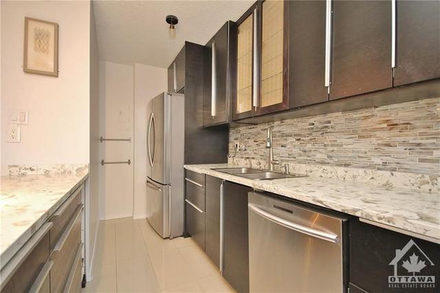 1102 - 1785 Frobisher Lane, Condo with 2 bedrooms, 1 bathrooms and 1 parking in Ottawa ON | Image 11