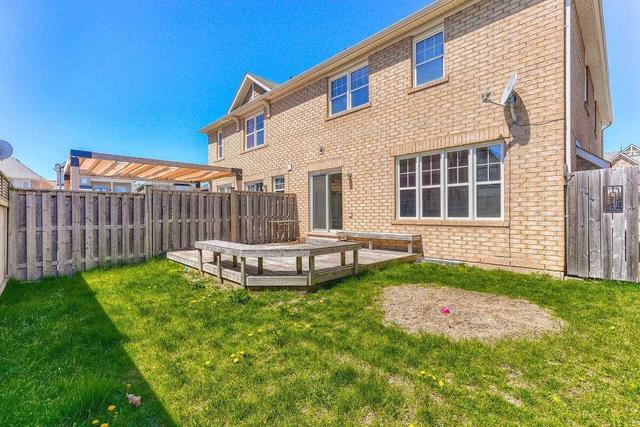 692 Ambroise Cres, House semidetached with 4 bedrooms, 4 bathrooms and 2 parking in Milton ON | Image 20