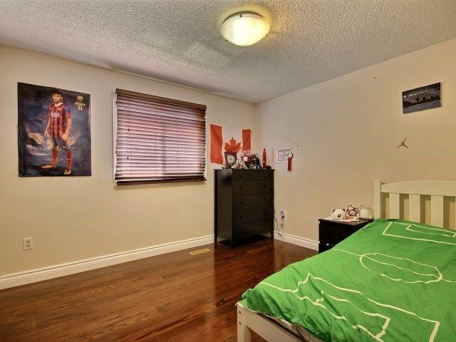 81 Sandmere Ave, House attached with 3 bedrooms, 3 bathrooms and 3 parking in Brampton ON | Image 11