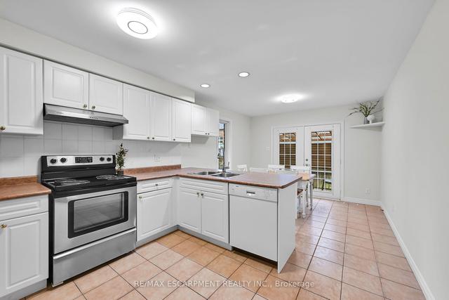 26 Spadara Dr, House detached with 2 bedrooms, 3 bathrooms and 3 parking in Hamilton ON | Image 25