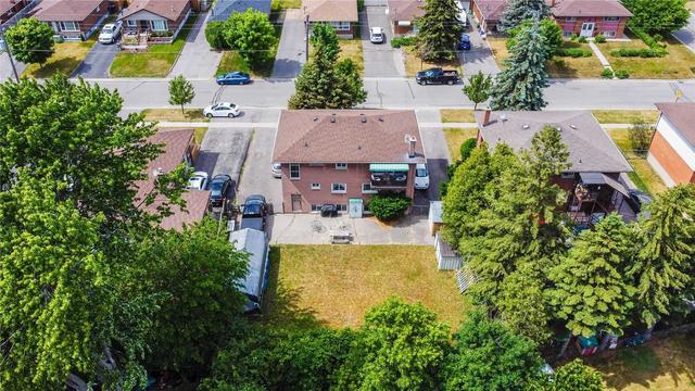 639 Cartier Ave, House detached with 6 bedrooms, 3 bathrooms and 10 parking in Oshawa ON | Image 19