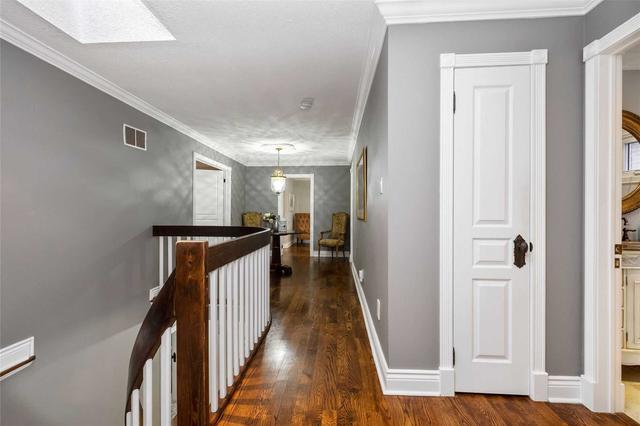 37 Atkins Circ, House detached with 5 bedrooms, 3 bathrooms and 6 parking in Brampton ON | Image 14