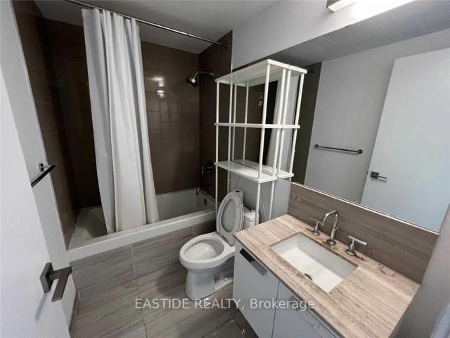 3404 - 50 Charles St S, Condo with 0 bedrooms, 1 bathrooms and 0 parking in Toronto ON | Image 2