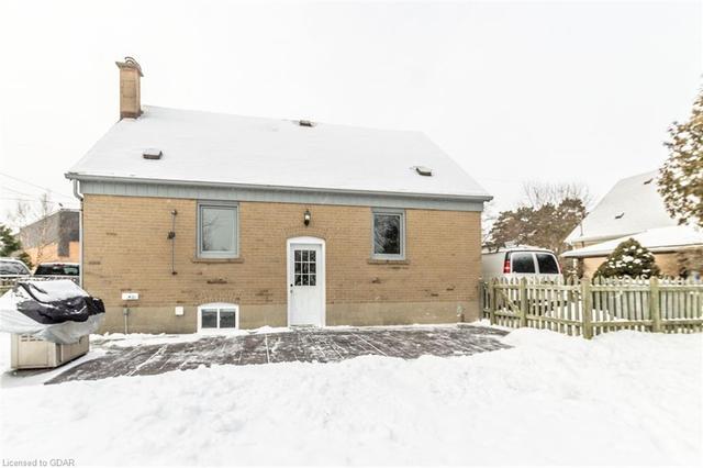32 Meyer Drive, House detached with 4 bedrooms, 2 bathrooms and 6 parking in Guelph ON | Image 25