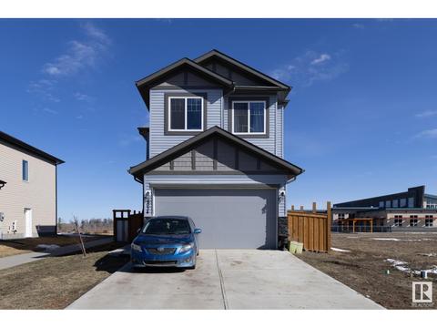 5024 53 Ave, House detached with 4 bedrooms, 2 bathrooms and null parking in Calmar AB | Card Image