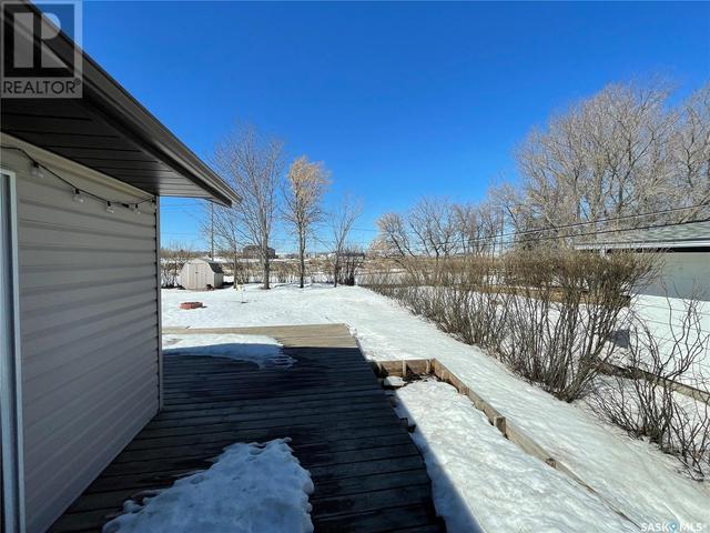 108 Fourth Street W, House detached with 3 bedrooms, 2 bathrooms and null parking in Carnduff SK | Image 25