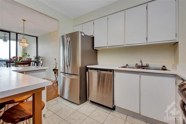 1211 - 2871 Richmond Road, Condo with 2 bedrooms, 2 bathrooms and 1 parking in Ottawa ON | Image 15