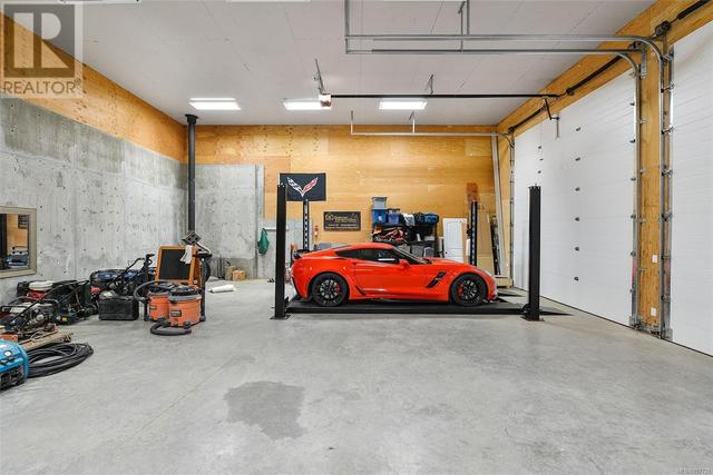 Right Side Workshop, Car Lift 16' Ceilings, Wood Fireplace | Image 59