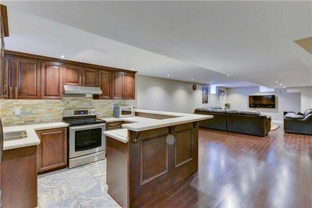 29 Crown Dr, House detached with 5 bedrooms, 5 bathrooms and 6 parking in Brampton ON | Image 18