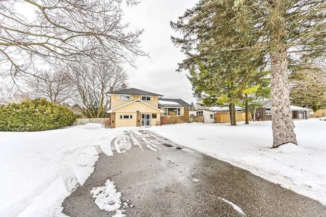 335 Meadow St, House detached with 4 bedrooms, 2 bathrooms and 6 parking in Oshawa ON | Image 1