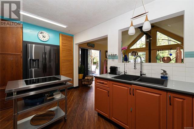 6827 Burr Dr, House detached with 3 bedrooms, 2 bathrooms and 4 parking in Sooke BC | Image 15