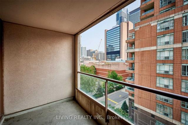 606 - 909 Bay St, Condo with 1 bedrooms, 1 bathrooms and 1 parking in Toronto ON | Image 21
