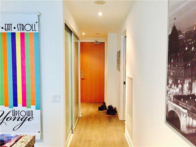 1008 - 38 Stewart St, Condo with 2 bedrooms, 2 bathrooms and 1 parking in Toronto ON | Image 3